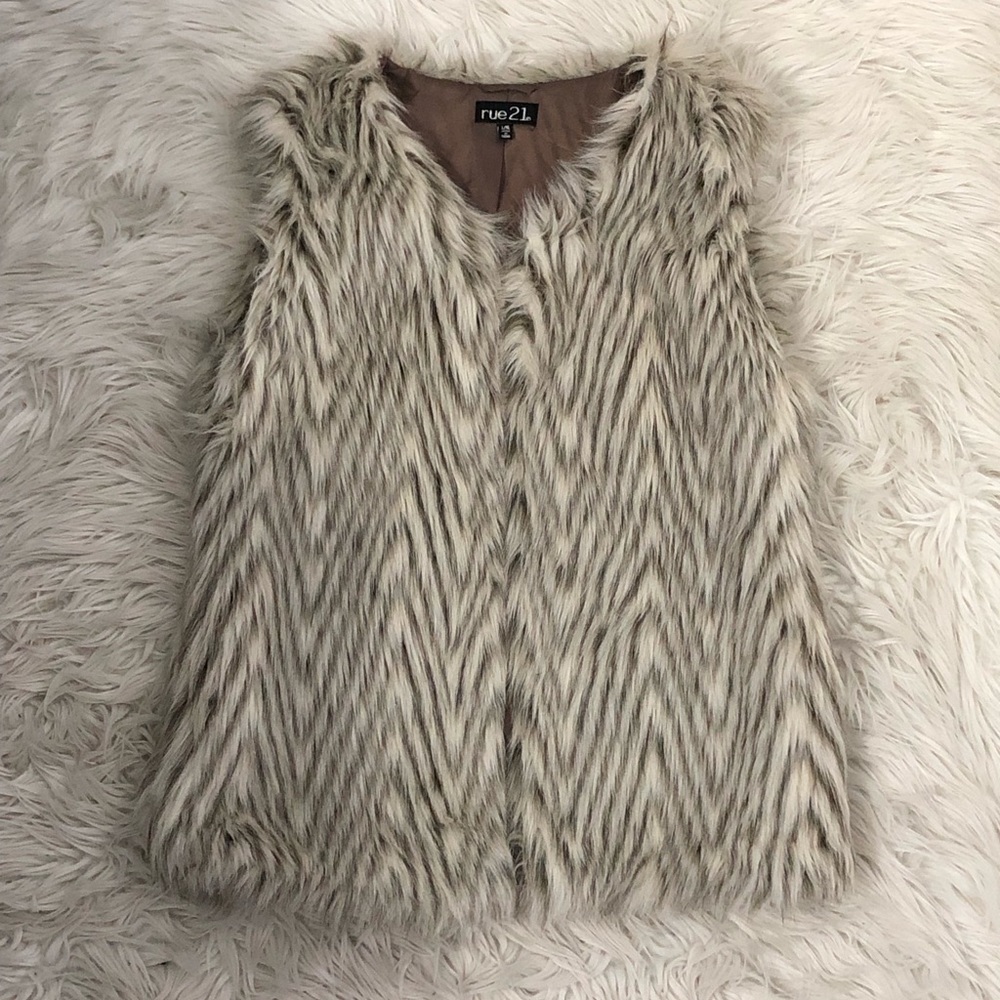 Faux Fur Vest | Size L/XL
